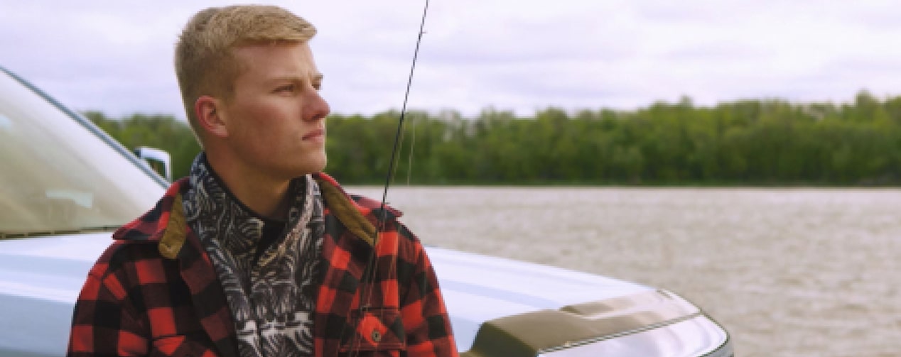 Tanner récupère sa voiture avec l’aide d’OnStar.