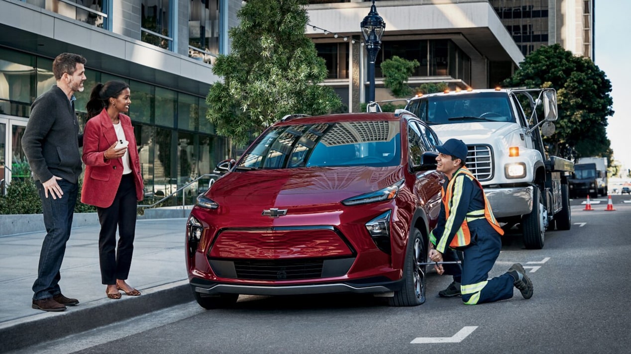 Pneu de véhicule Chevrolet en cours de réparation par OnStar.